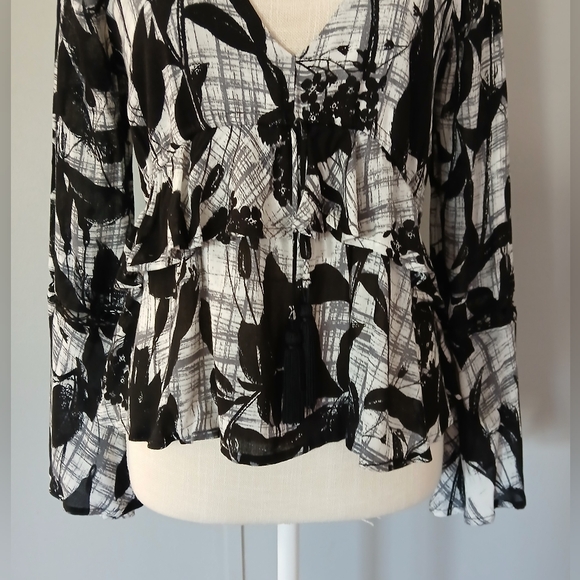 ASTR The Label Tie Front Bell Sleeve Peplum Top - Picture 5 of 14